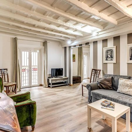 Lovely Spacious Apartment Near The Colosseum Roma Esterno foto