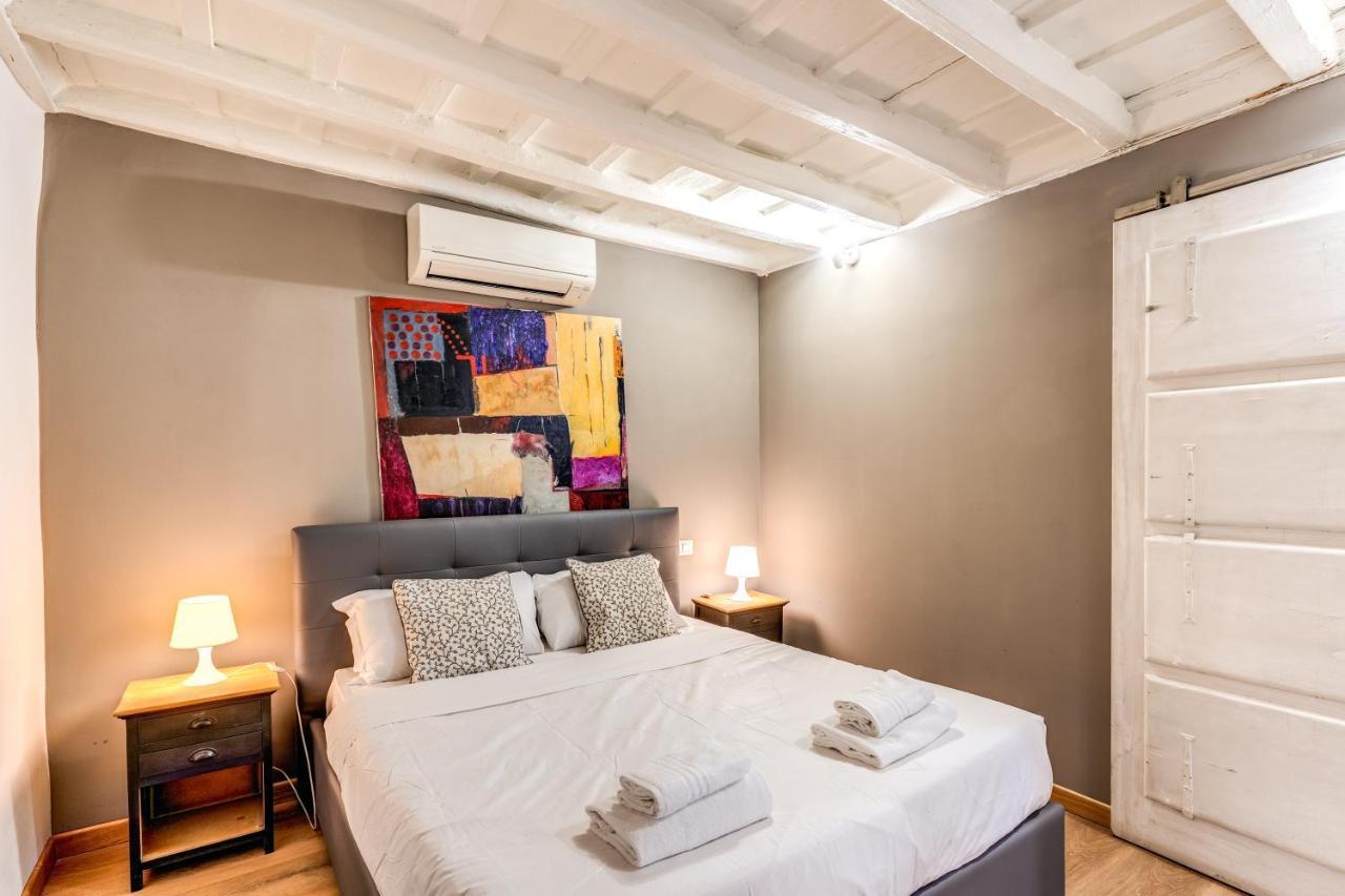 Lovely Spacious Apartment Near The Colosseum Roma Esterno foto