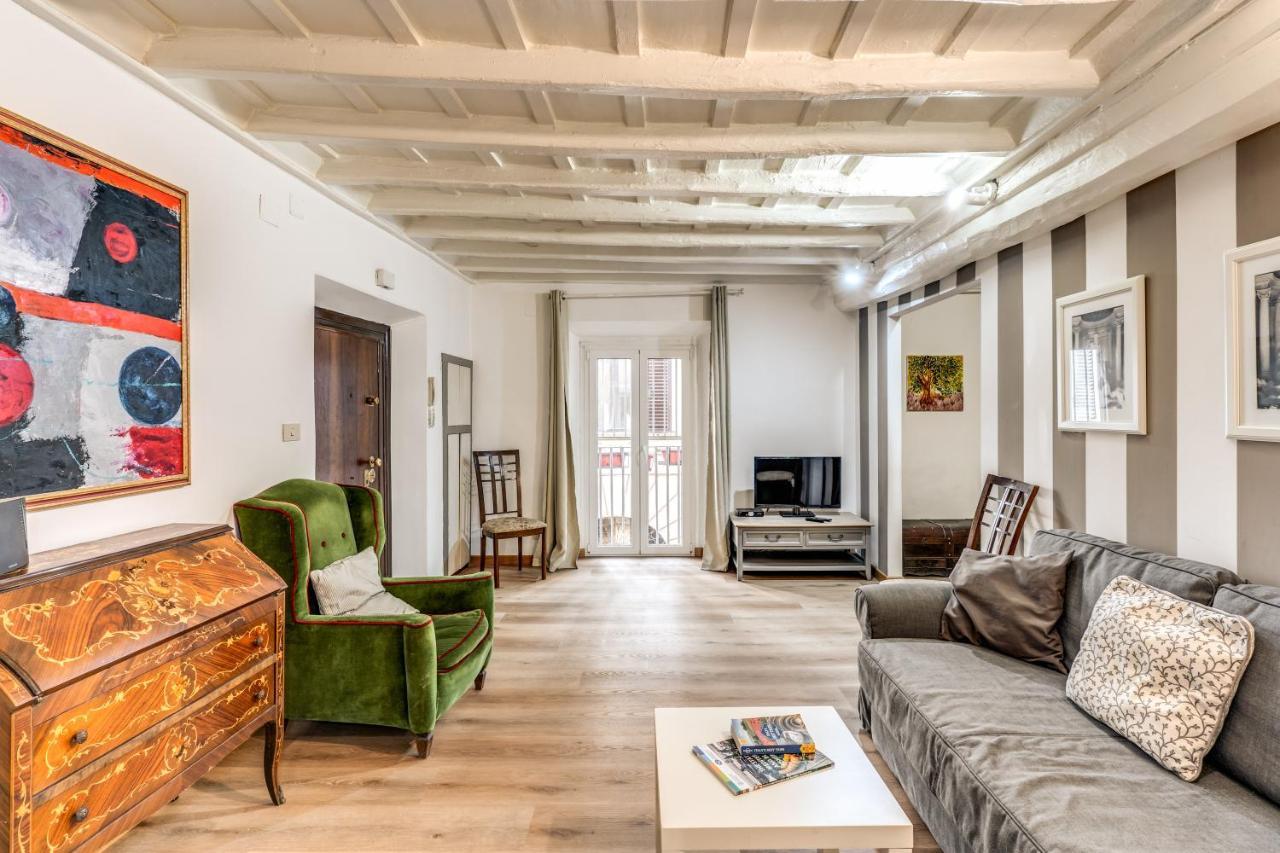 Lovely Spacious Apartment Near The Colosseum Roma Esterno foto