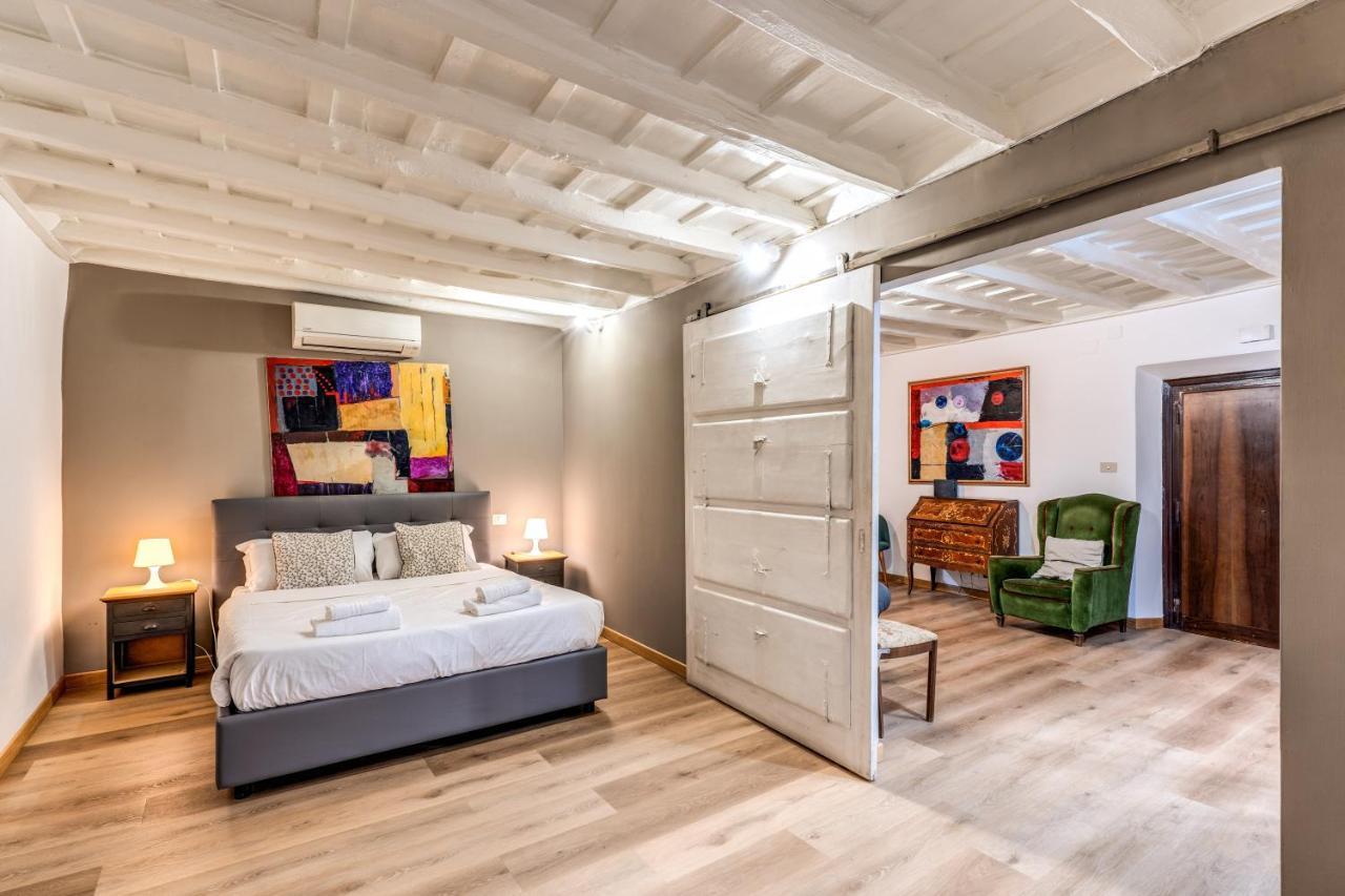 Lovely Spacious Apartment Near The Colosseum Roma Esterno foto