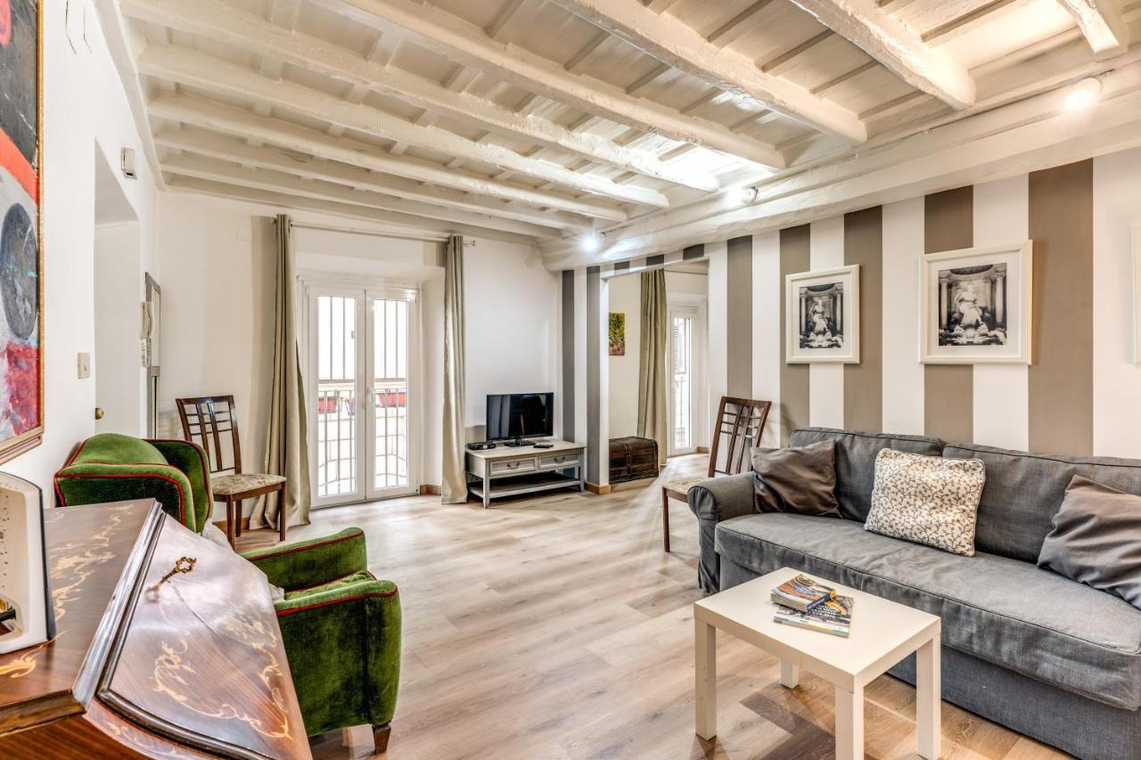 Lovely Spacious Apartment Near The Colosseum Roma Esterno foto