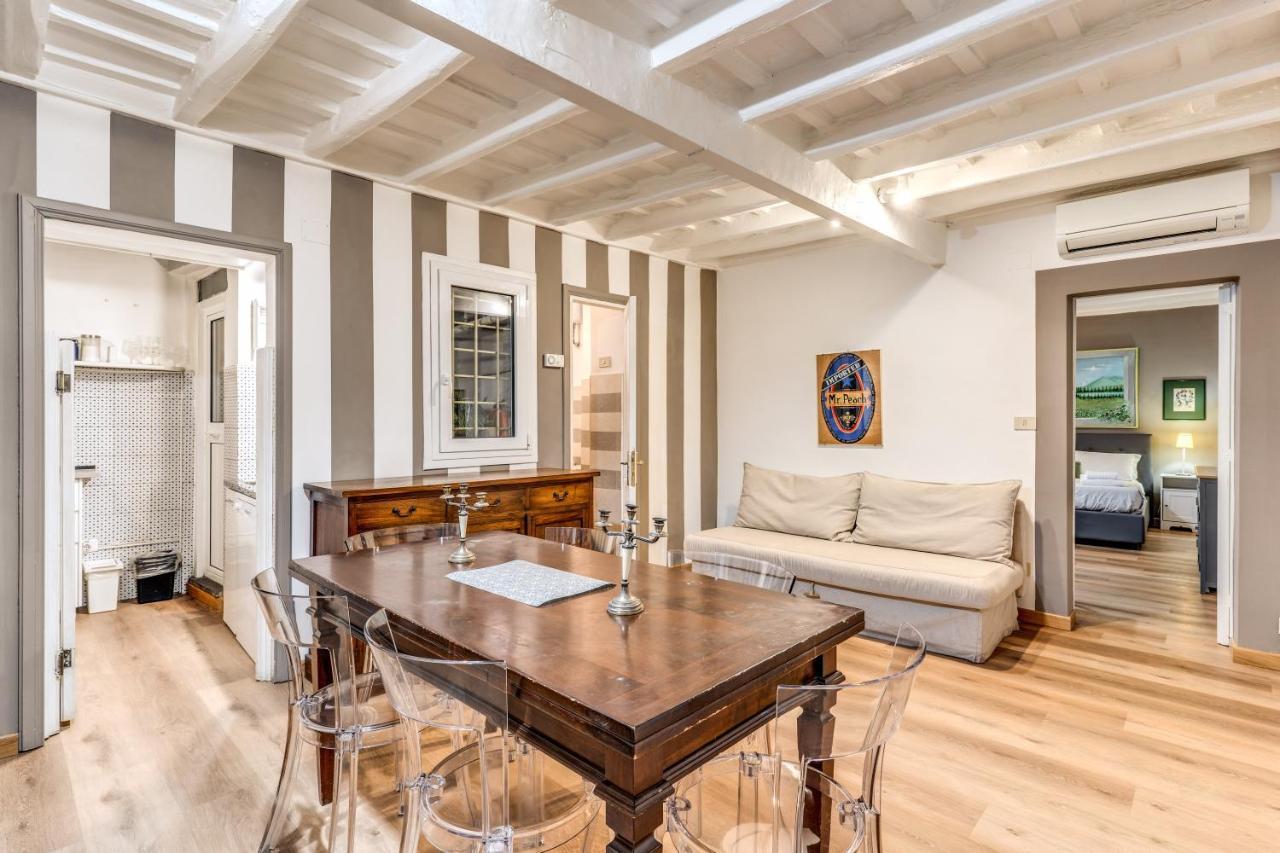 Lovely Spacious Apartment Near The Colosseum Roma Esterno foto