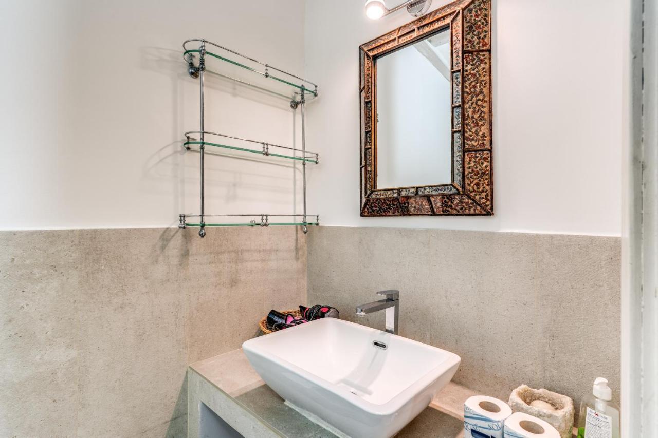 Lovely Spacious Apartment Near The Colosseum Roma Esterno foto