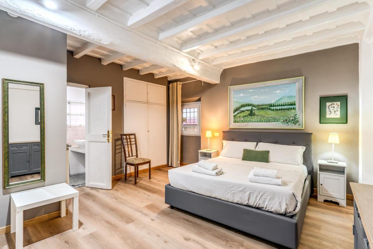 Lovely Spacious Apartment Near The Colosseum Roma Esterno foto