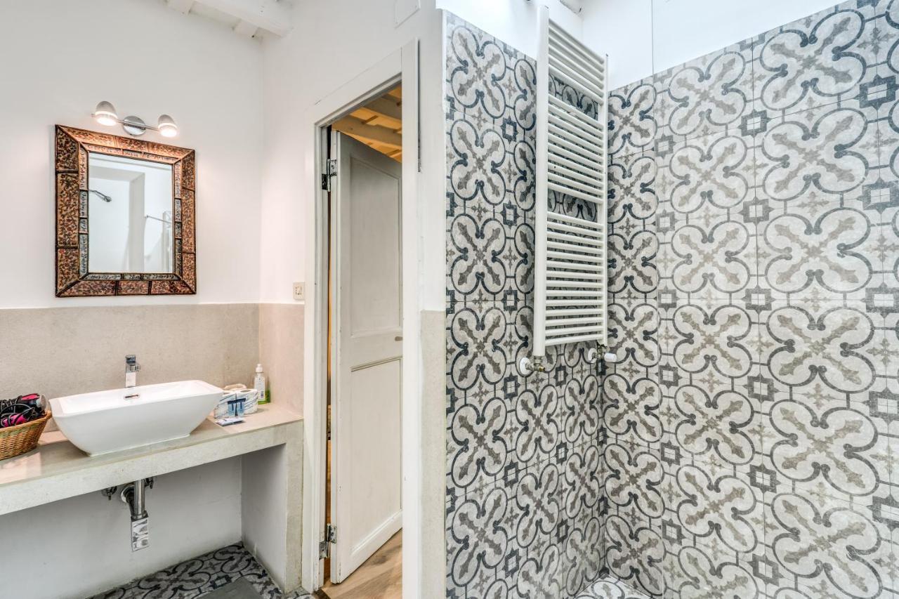 Lovely Spacious Apartment Near The Colosseum Roma Esterno foto