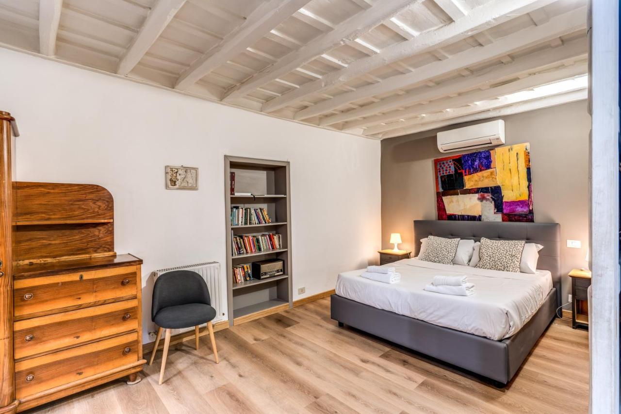 Lovely Spacious Apartment Near The Colosseum Roma Esterno foto