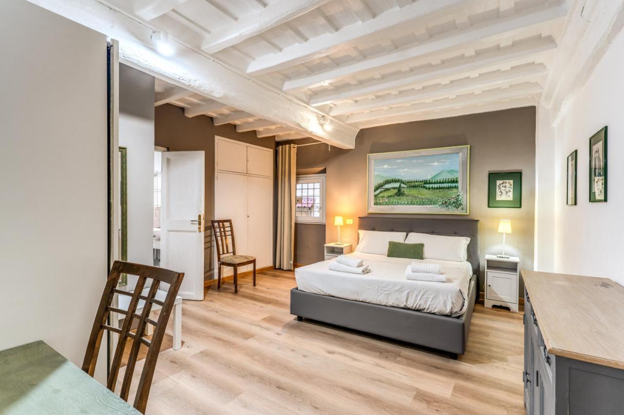 Lovely Spacious Apartment Near The Colosseum Roma Esterno foto