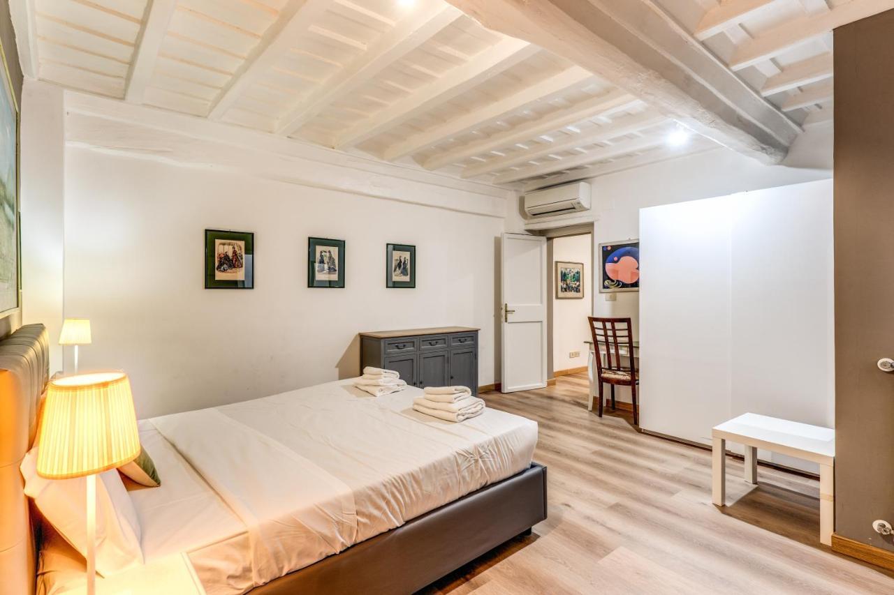 Lovely Spacious Apartment Near The Colosseum Roma Esterno foto