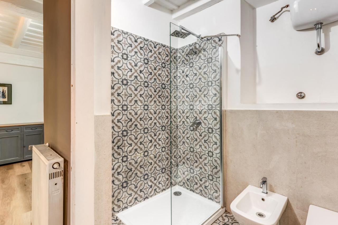 Lovely Spacious Apartment Near The Colosseum Roma Esterno foto